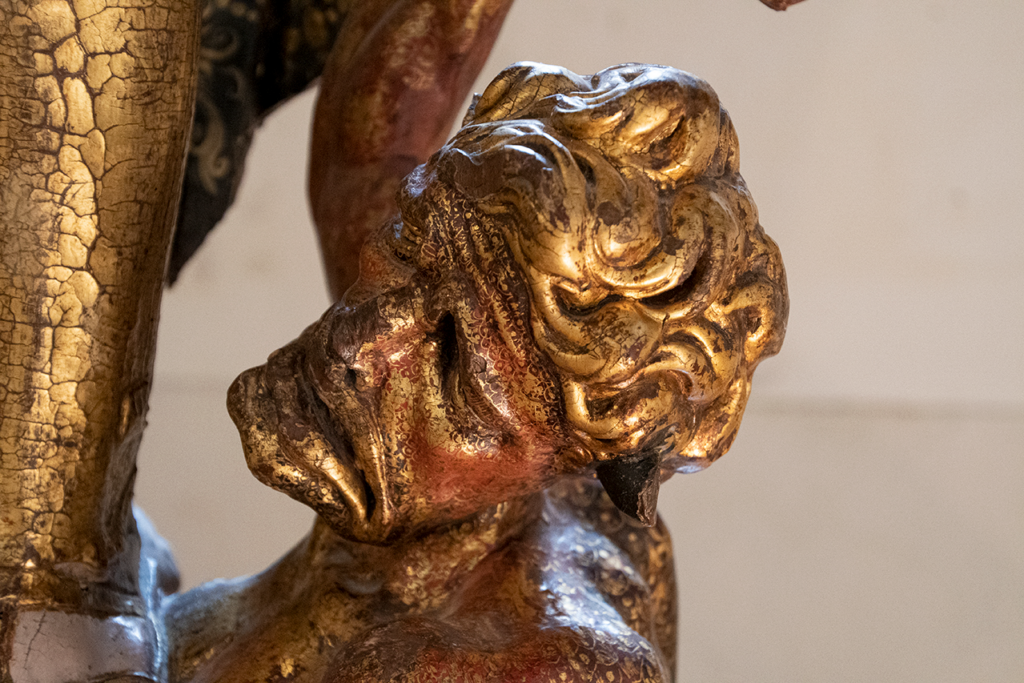 Detalle de la cabeza del demonio de la escultura de San Miguel Arcángel, obra de Francisco Giralte.